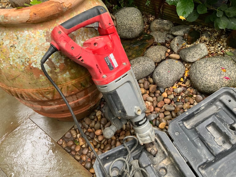 image for Milwaukee Breaker K900 K 240V Heavy Duty Concrete Breaker Demolition Hammer Fwo