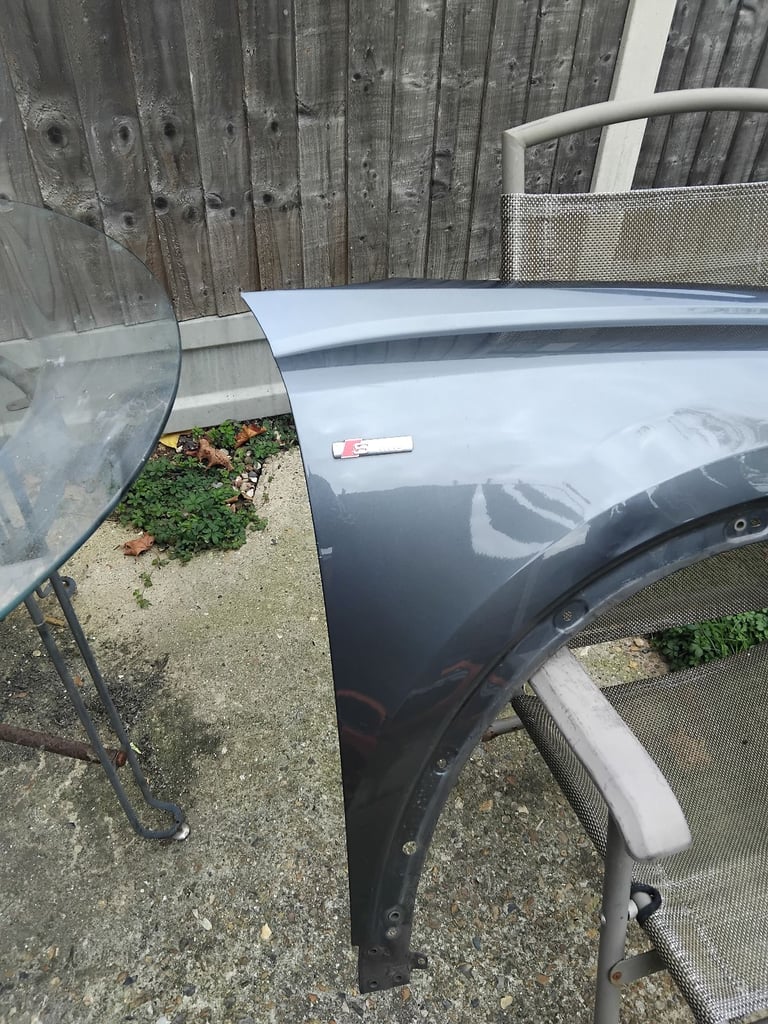2019 Audi Q3 S Line o/s front wing 