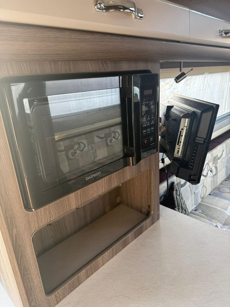 2015 - Auto Sleeper Broadway - 27,000 Miles - 2.2ltr - 2 Belts / 2 Berth