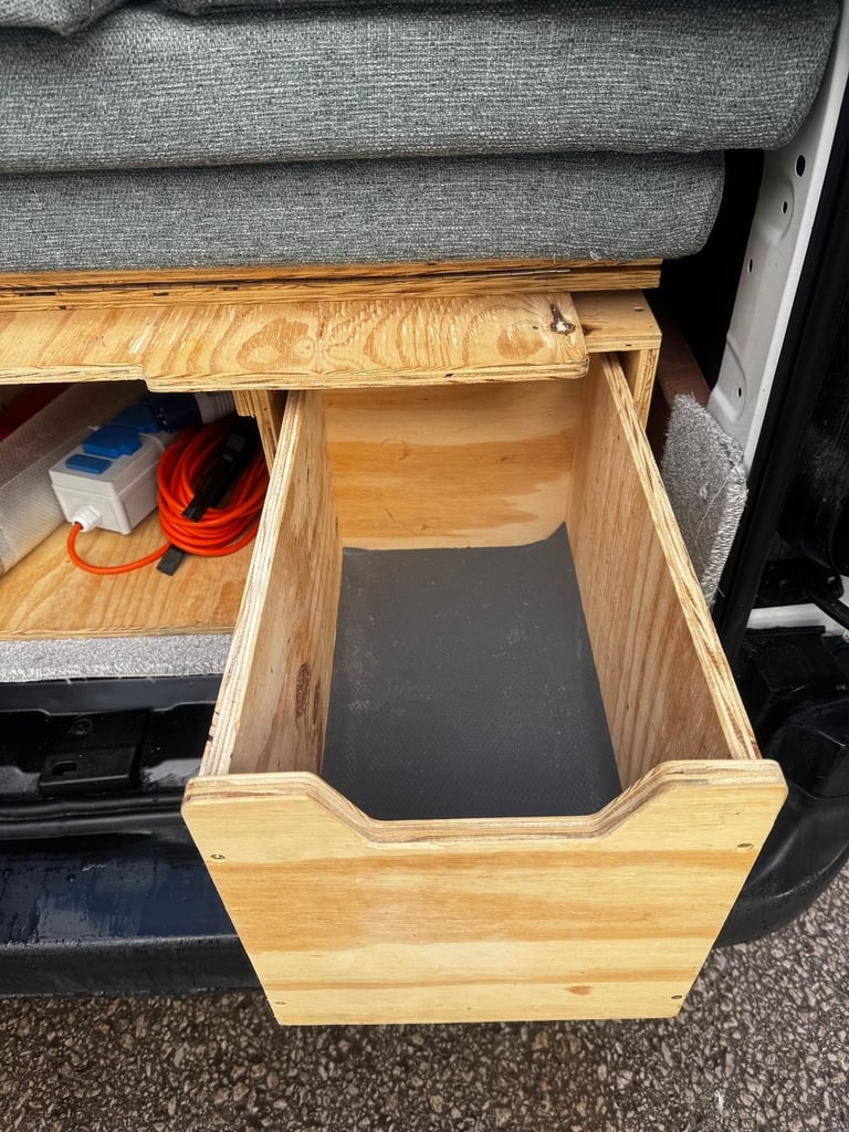 Vauxhall COMBO 2000 EDITION 79k Basic Stealth Camper