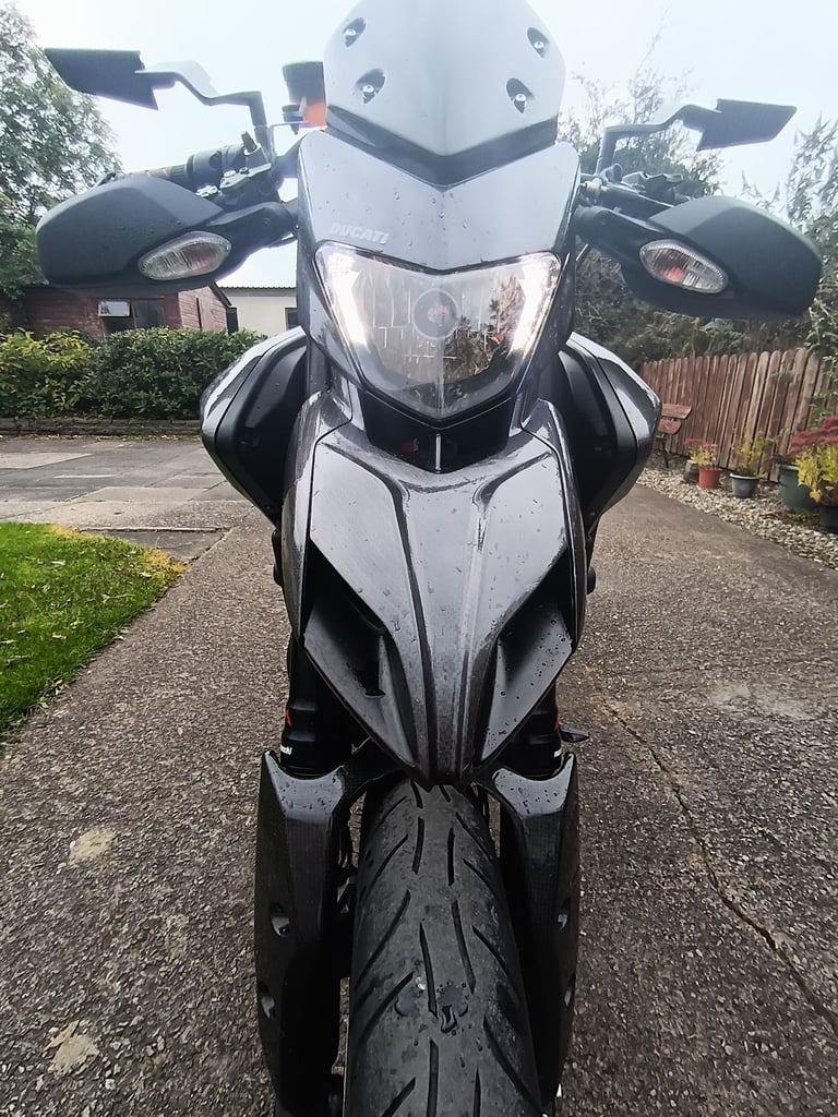 Ducati hypermotard 821 sp