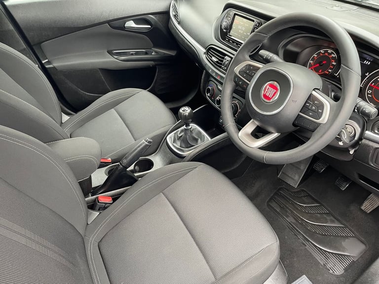 2015 Jaguar XE 2.0d SE 4dr SALOON DIESEL Manual