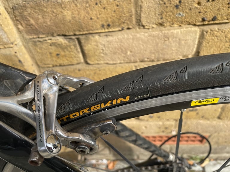 Complete Carbon Scott Road bicycle Campagnolo components throughout