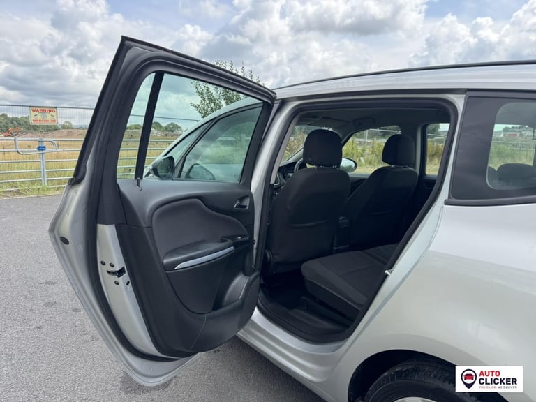 2017 Vauxhall Zafira Tourer 1.6 CDTi ecoFLEX Design MPV 5dr Diesel Manual Euro 6 (s/s) (134 ps) M...