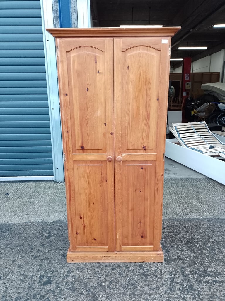 2 door pine wardrobe, Ref:18404 £85.00