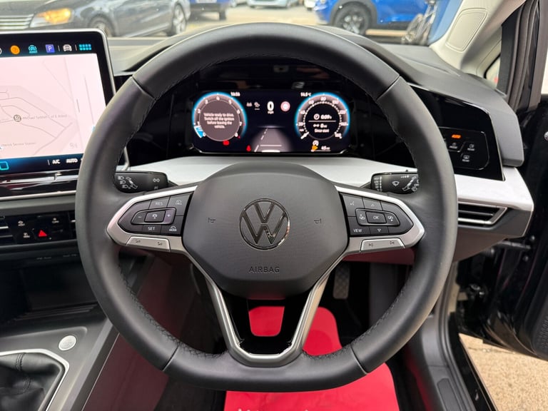 2025 Volkswagen Golf 1.5 TSI Match 5dr, UNDER 3300 MILES, MAY 2028 VOLKSWAGEN WARRANTY HATCHBACK ...