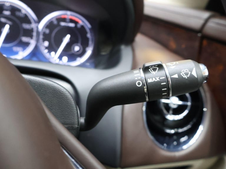 2010 Jaguar XJ 3.0d V6 Portfolio 4dr Auto SALOON DIESEL Automatic