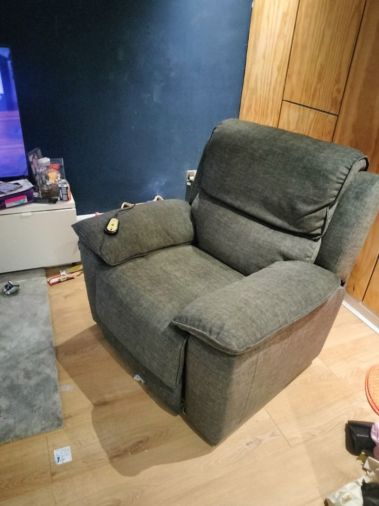 Rise and recliner armchair 