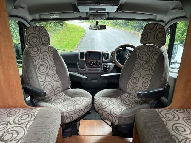 2010 AUTO-TRAIL NAVAJO 4 BERTH AUTOMATIC MOTORHOME FOR SALE