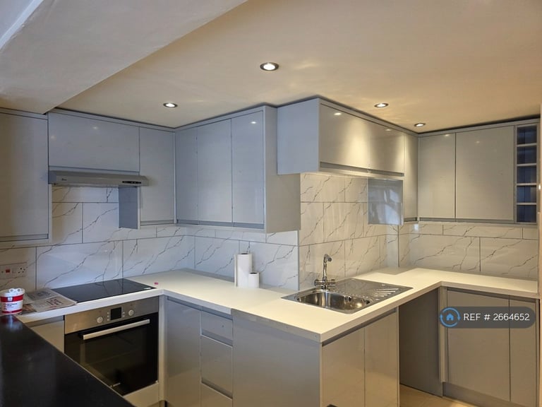 1 bedroom flat in Tomkinson Road, Nuneaton, CV10 (1 bed) (#2664652)