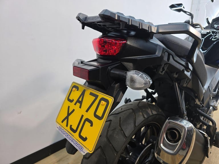 Suzuki V-Strom 650 Black 2020 - Centre Stand, Clear Screen **LOW MILEAGE**