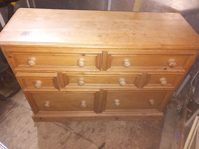 Solid pine chest of drawers CAN DELIVER 