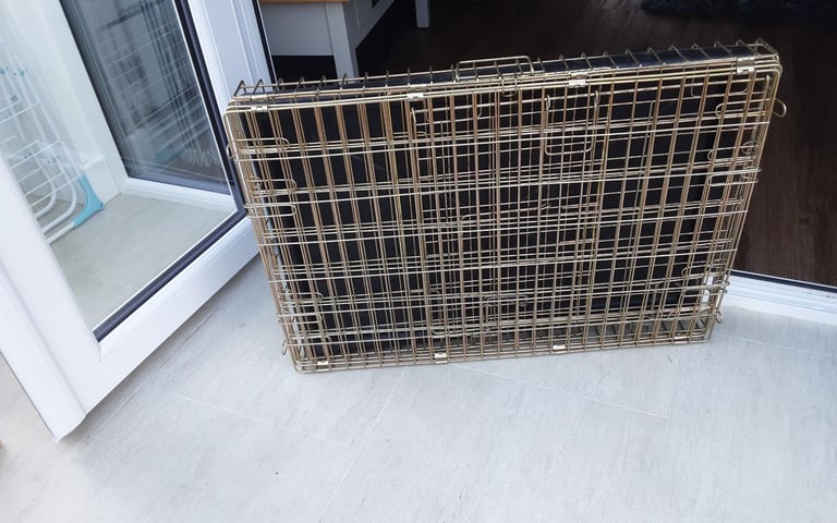Medium size dog crate / cage