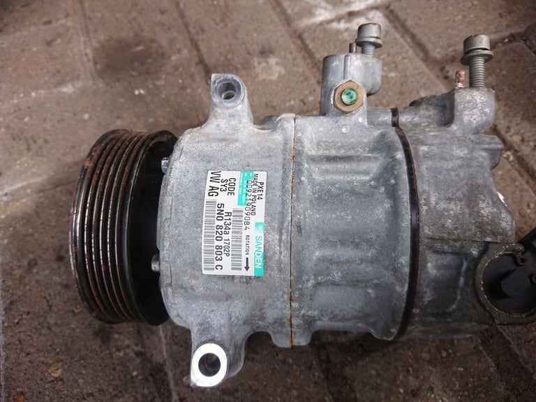 Vw golf mk6 silver 1.6tdi breaking 
