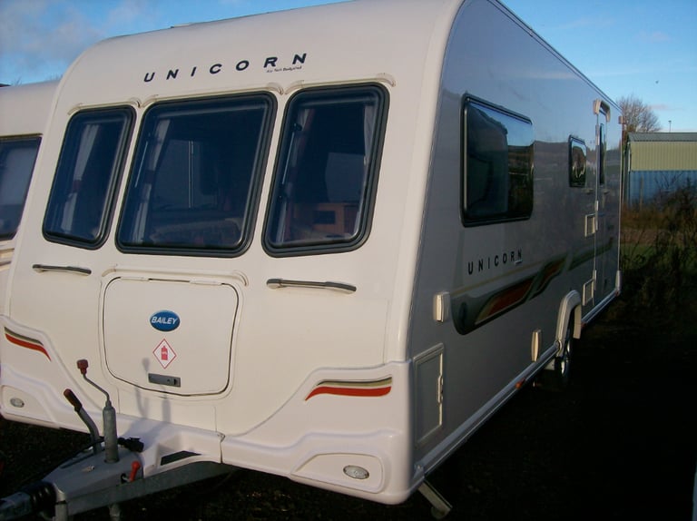 2012 bailey unicorn 4 berth large end shower/dressing room motor mover well looked after van 