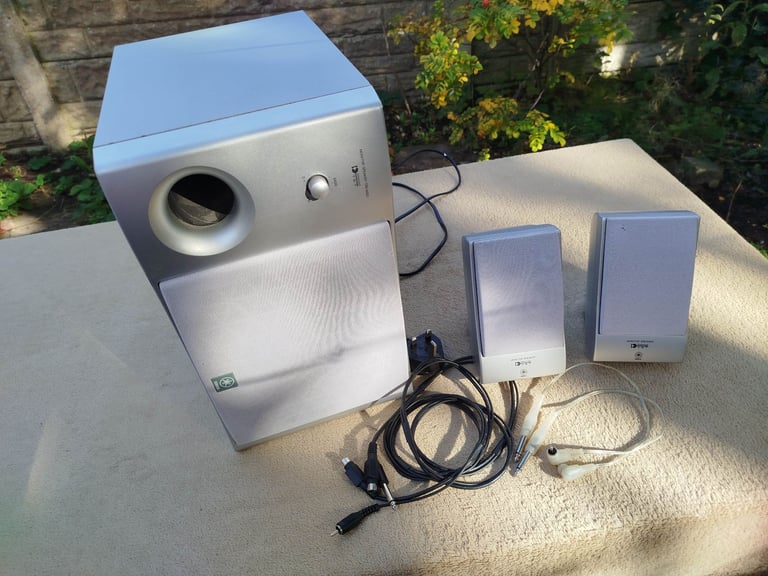 image for Yamaha Tyros  speakers 