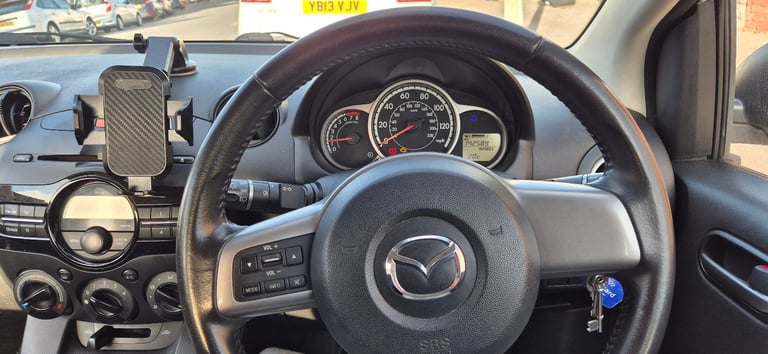 Mazda, 2, Hatchback, 2012, Manual, 1349 (cc), 5 doors