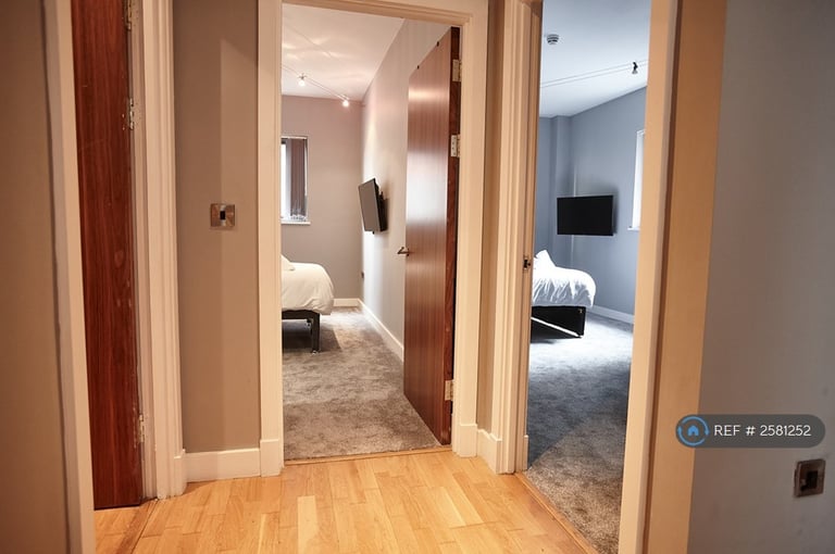 2 bedroom flat in Malta Street, Manchester, M4 (2 bed) (#2581252)