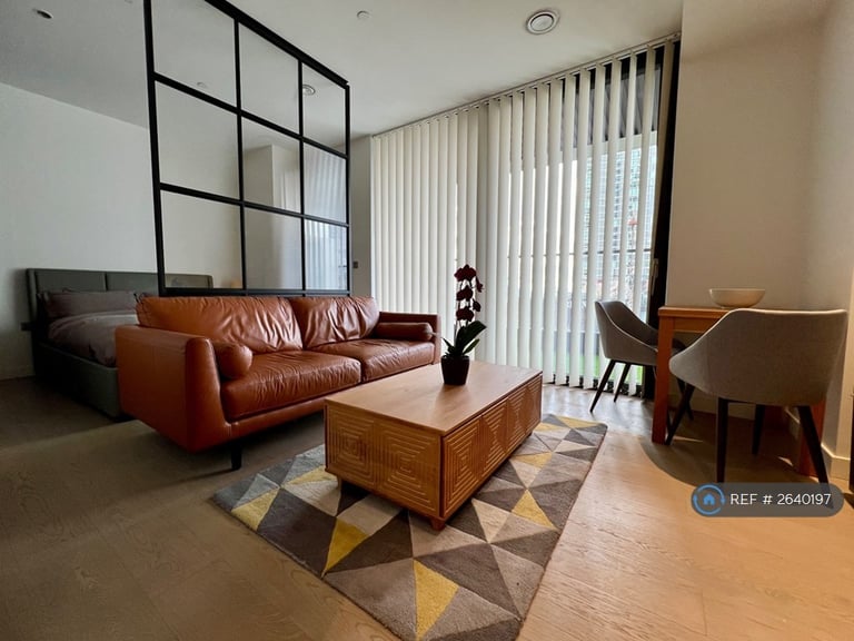 Studio flat in Ward's Place, London, E14 (#2640197)