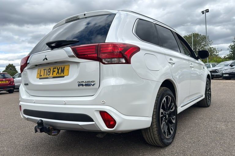  Mitsubishi Outlander PHEV 2.0h 12kwh 4hs Suv 5dr Petrol Plug In Hybrid CVT 4wd
