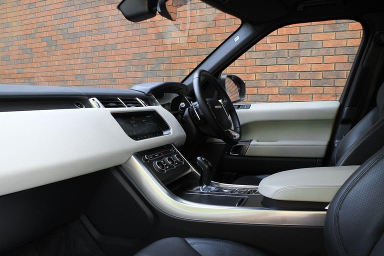 2017 Land Rover Range Rover Sport 3.0 SD V6 HSE Dynamic Auto 4WD Euro 6 (s/s) 5dr ESTATE Diesel A...