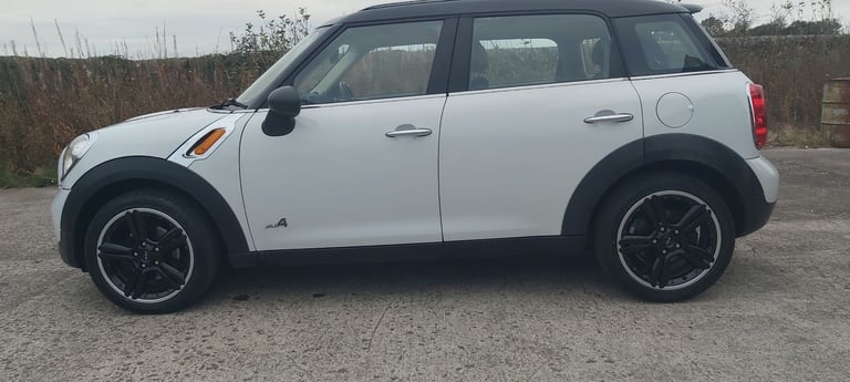 MINI COUNTRYMAN 1.6D ALL4 ONLY 48000 MILES
