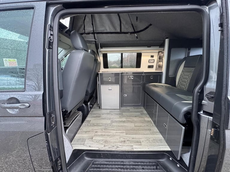 Volkswagen Transporter Highline Spec with Extras - RIB Bed