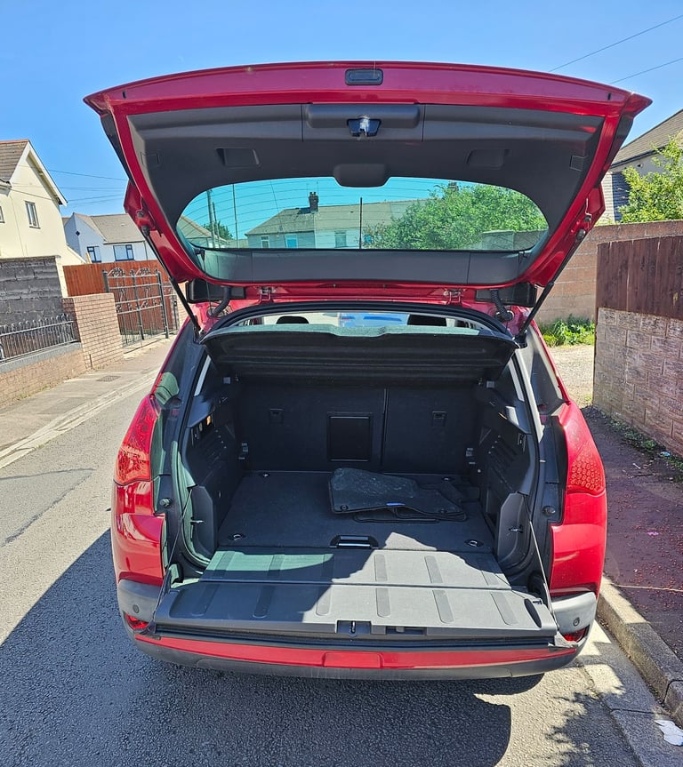 Peugeot 3008 1.6 E-HDI Active II Automatic 2012, 48000 miles, Long MOT, £35 Road Tax, 2 Keys, FSH