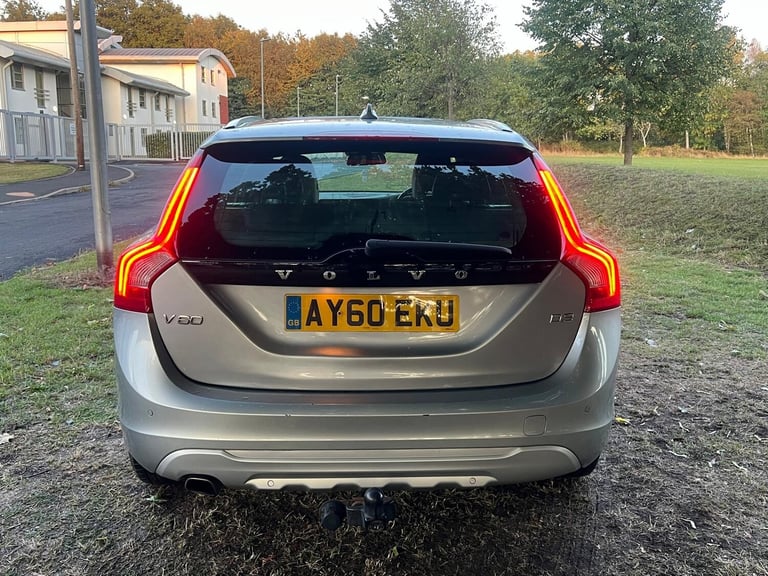2010 Volvo V60 D3 [163] SE Lux 5dr Geartronic ESTATE Diesel Automatic