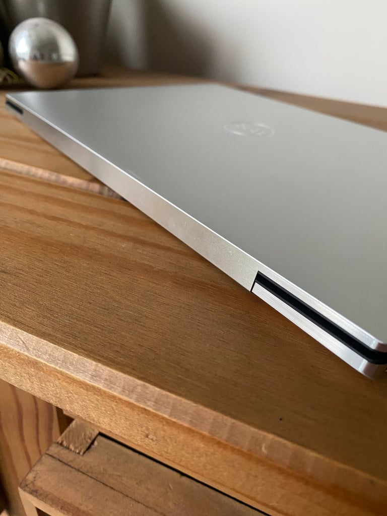 Dell XPS 9300 Laptop, Intel i7, 16gb Ram, 512gb SSD, Windows 11 Pro, with Office Pro Plus 2024