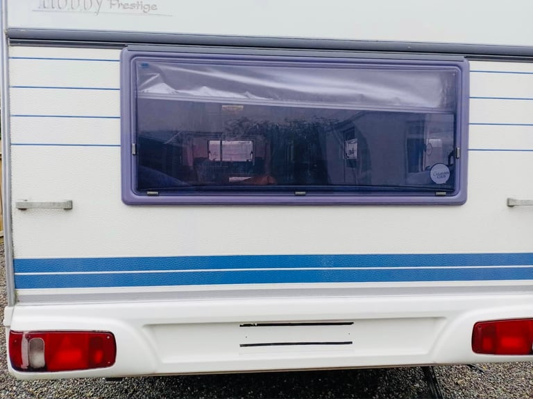 2005 Fixed bed hobby caravan 