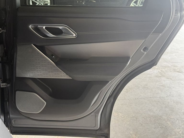 2018 Land Rover Range Rover Velar 2.0 D240 R-Dynamic HSE SUV 5dr Diesel Auto 4WD Euro 6 (s/s) (24...