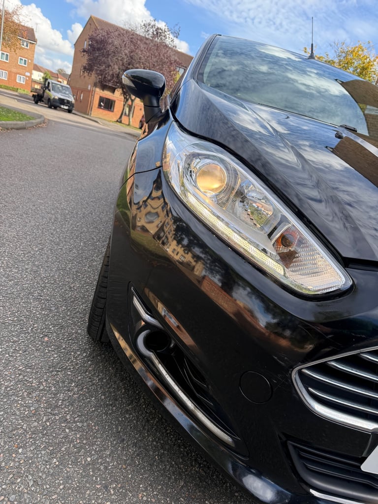 Ford, FIESTA, Hatchback, 2014, Manual, 1241 (cc), 5 doors