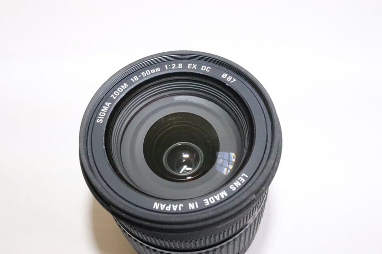 Sigma 18-50mm f/2.8 EX DC Macro Lens for Canon