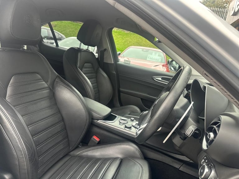 2020 Alfa Romeo Giulia 2.0T Veloce Saloon 4dr Petrol Auto Euro 6 (s/s) (280 ps) SALOON Petrol Aut...
