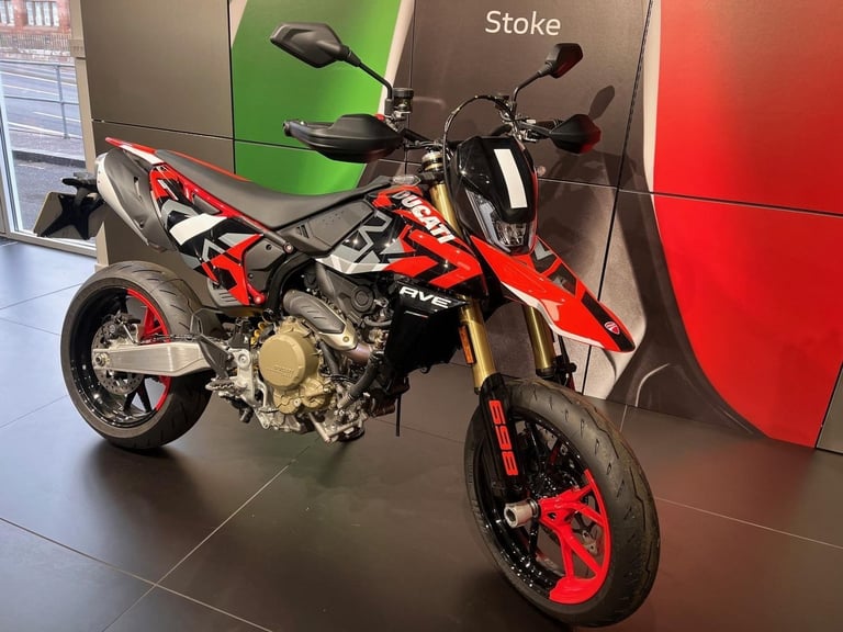 DUCATI HYPERMOTARD 698 MONO RVE BRAND NEW BIKE IN STOCK AND READY TO GO