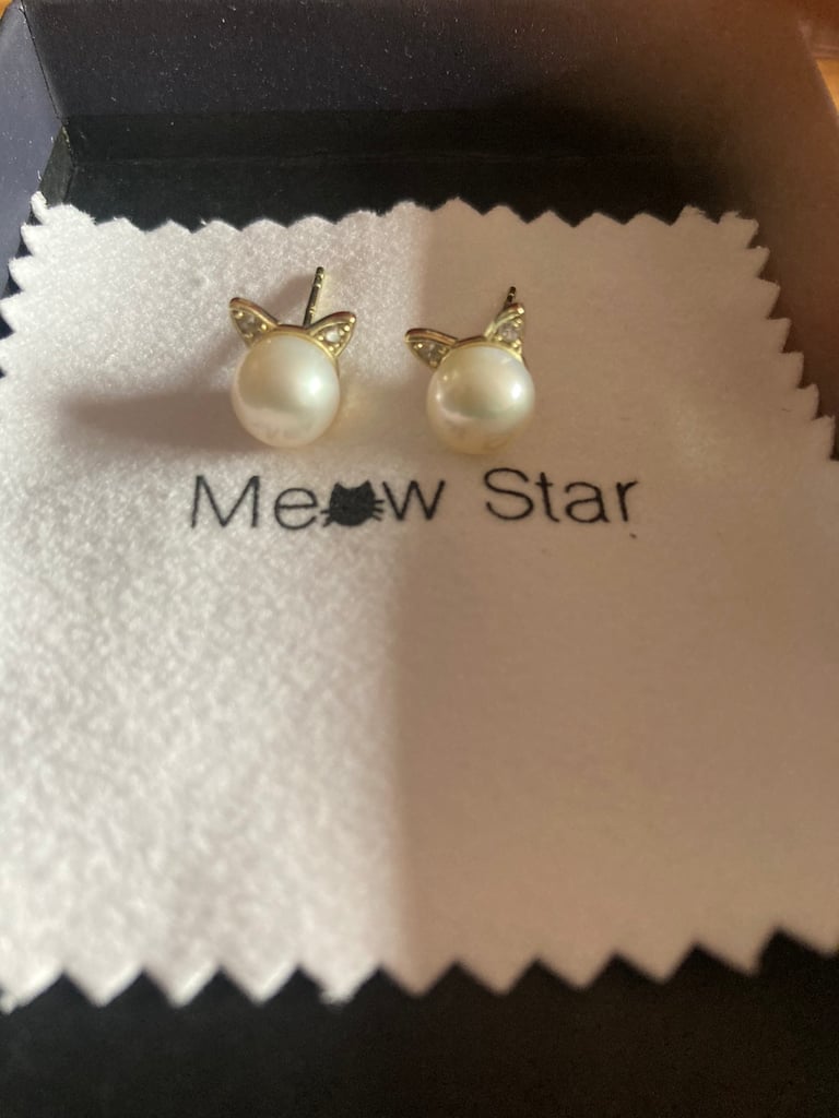 Pearl earrings - Gumtree