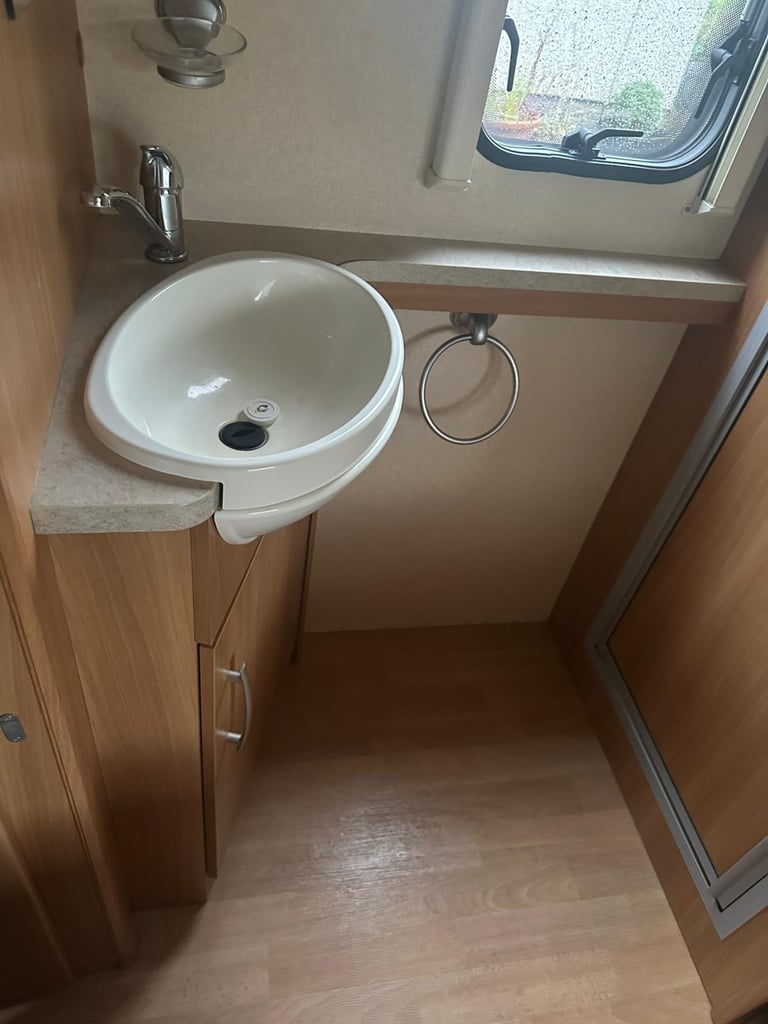 2008 Swift charisma 555 4 Berth with fixed bed