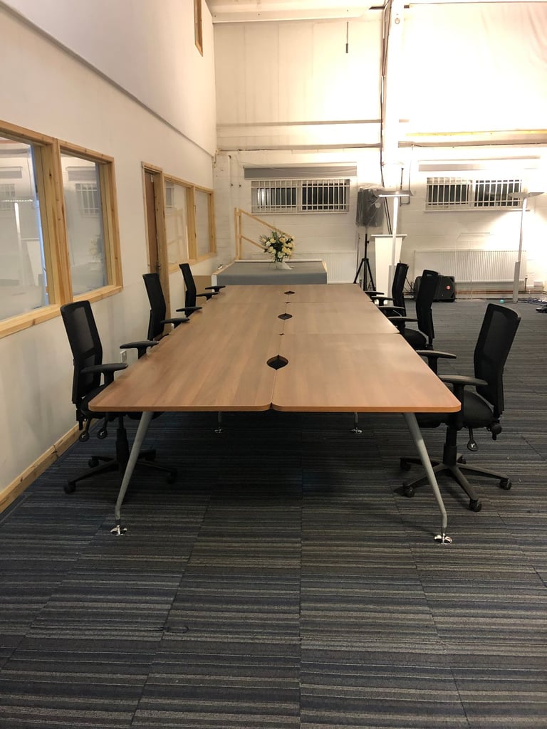 Brown wood walnut 6 Pod Office Call centre Hot desk Bench Desks Tables