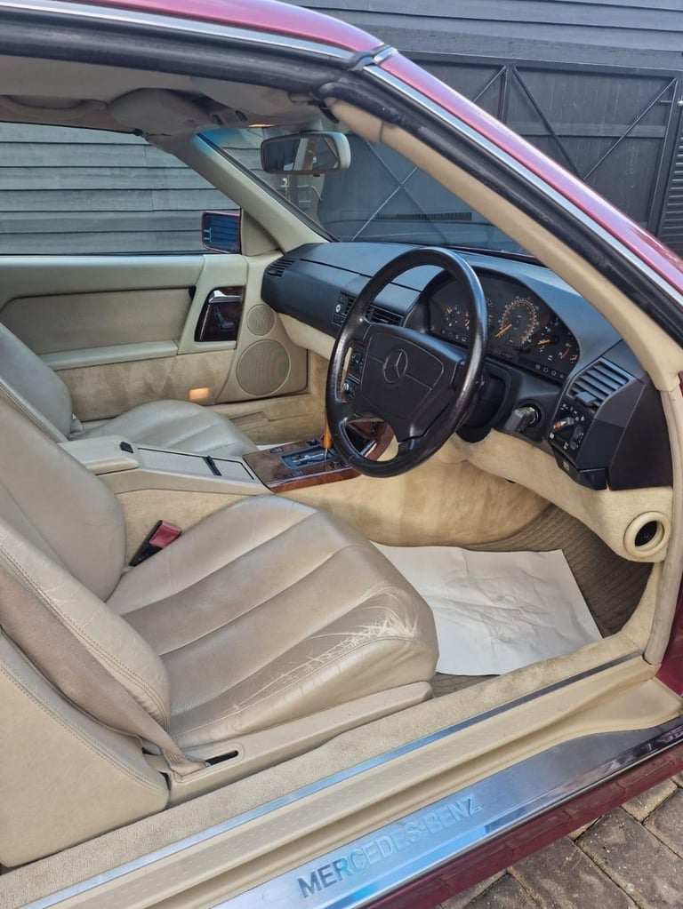 1992 Mercedes-Benz SL 3l 2d  AUTO  190 BHP Convertible Petrol Automatic