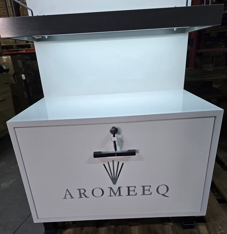 Freestanding lit shop retail display unit brand new