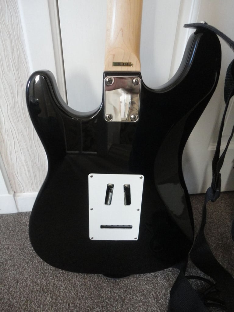 kramer focus VT 211S electric guitar with bag, excellent condition