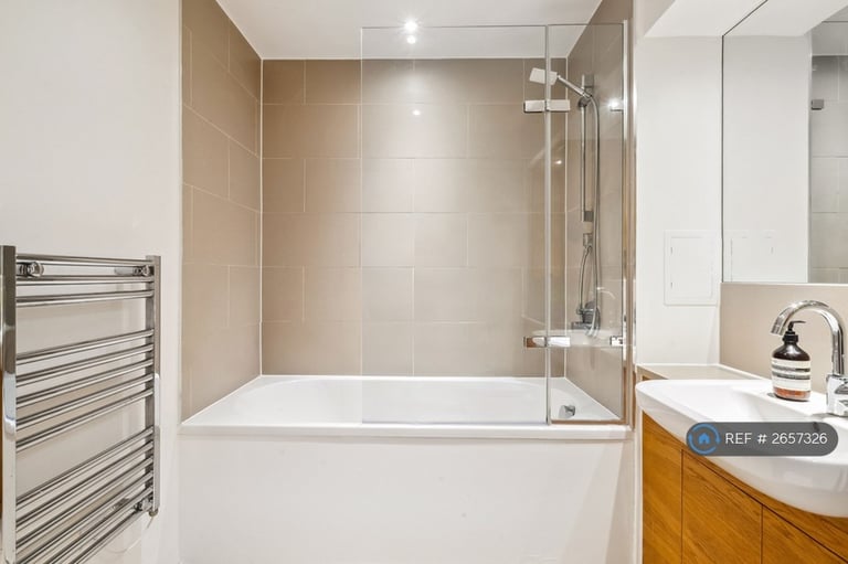 1 bedroom flat in Skerne Road, Kingston Upon Thames, KT2 (1 bed) (#2657326)