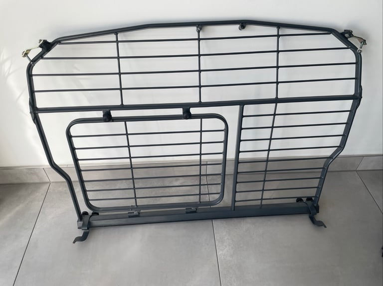 Audi Q5 dog guard