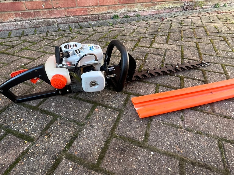 Used Hedge Trimmers & Cutters for Sale | Gumtree