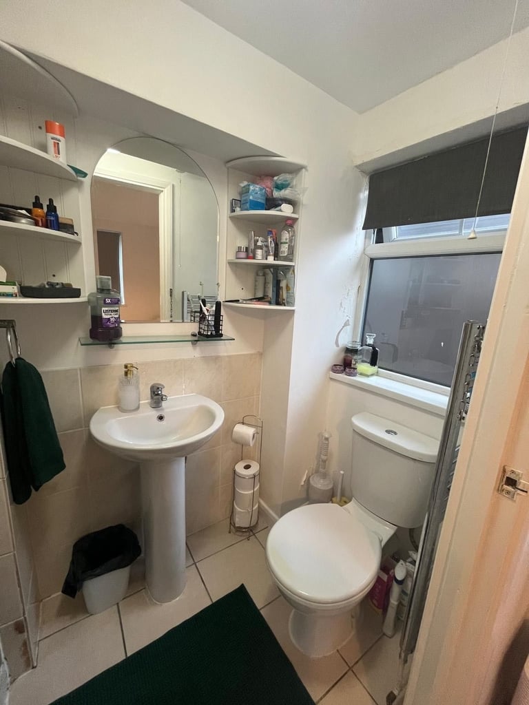 NEW STUDIO FLAT WITH GARDEN FOR RENT IN E17 LOCATED 5 MINS WALK TO STATION