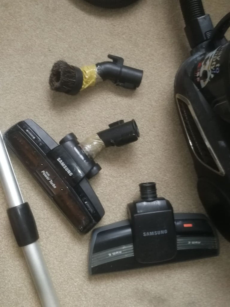 Samsung Cylinder Vacuum Cleaner 1800W With Tools Please Read Description