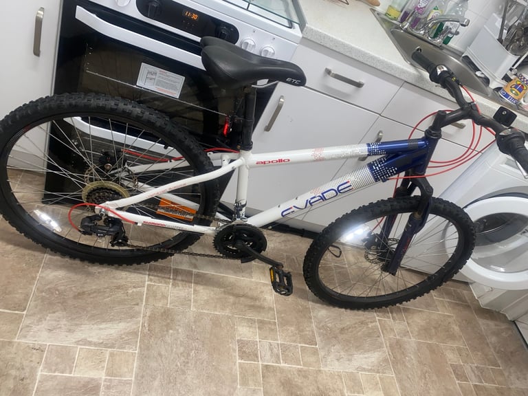 Good clean condition Apollo evade mountain bike for sale 