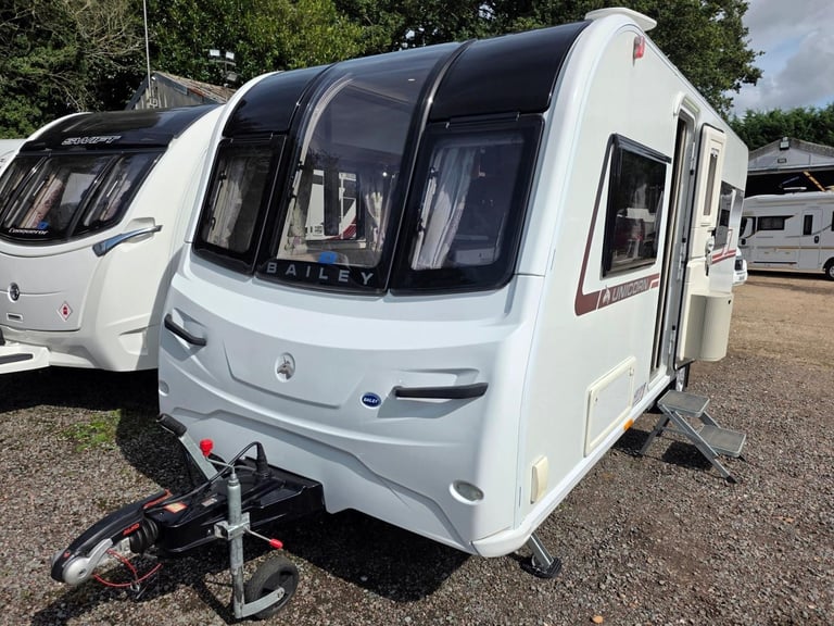 image for Bailey Unicorn Cadiz 2018 4 Berth Touring Caravan - Fixed Single Beds