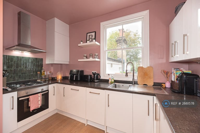 2 bedroom flat in Cavendish Road, London, SW12 (2 bed) (#2661578)